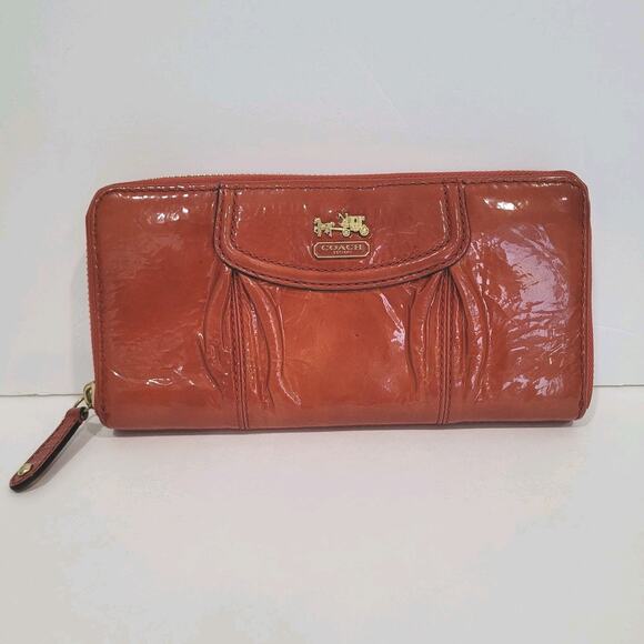 Coach Madison Wallet Solid Red Large Patent Leather Zip Around Logo Condition - Picture 1 of 12